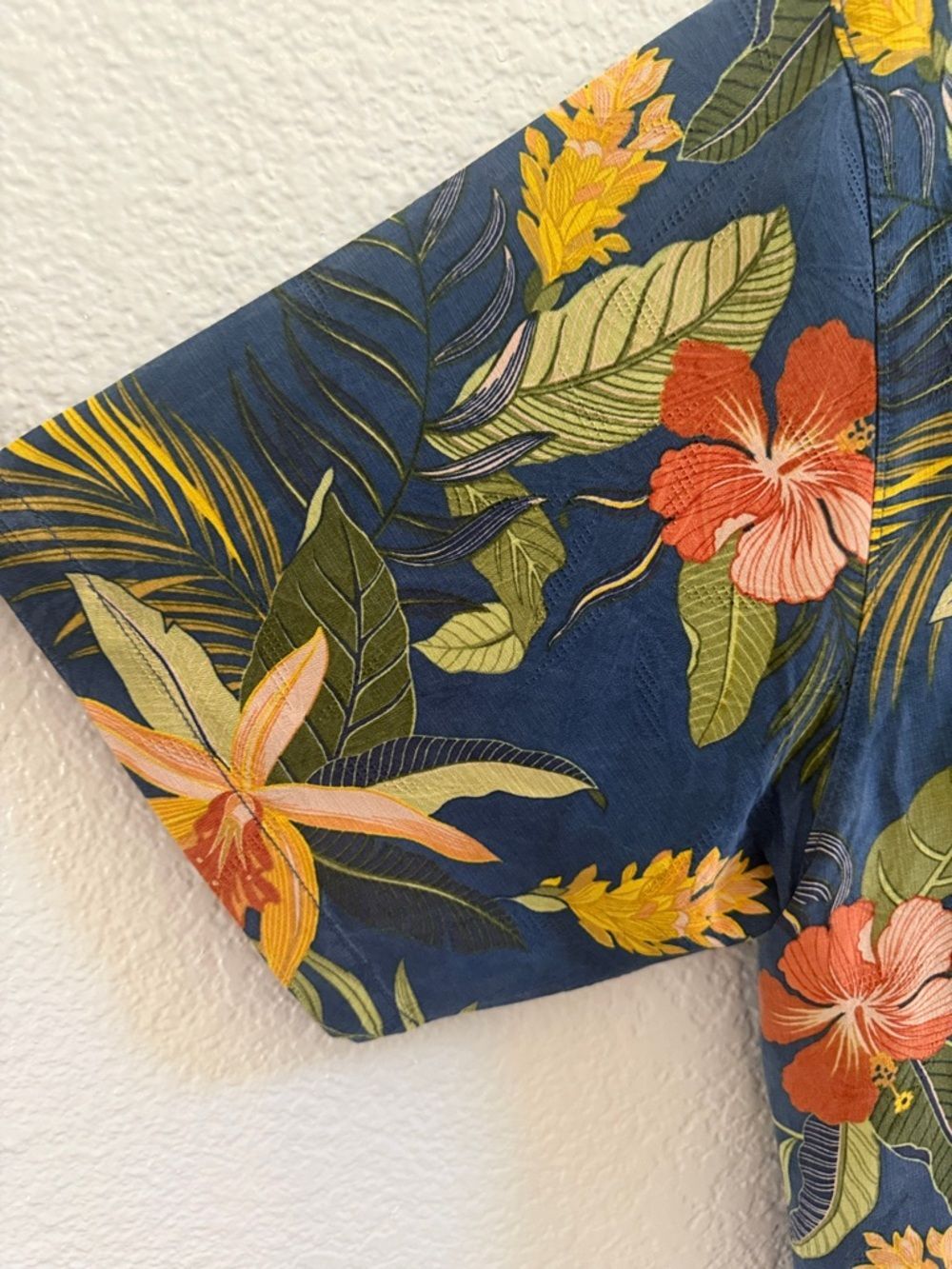 Tommy Bahama 100% Silk Multicolor Floral Hawaiian Shirt Short Sleeve Size XL - Picture 4 of 7